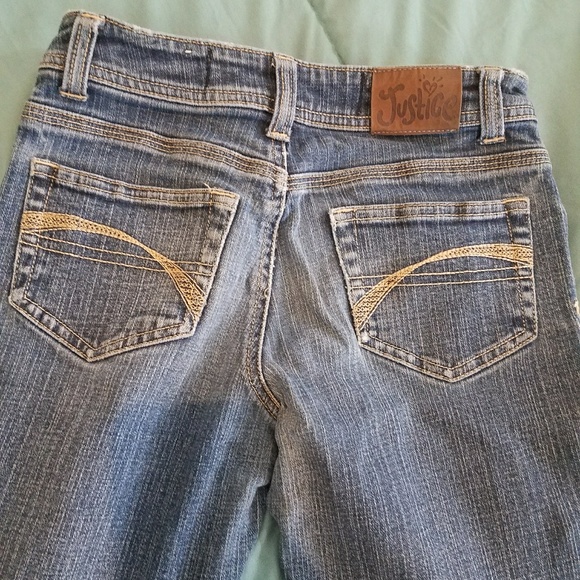 Clothing - Picture 3 of 3